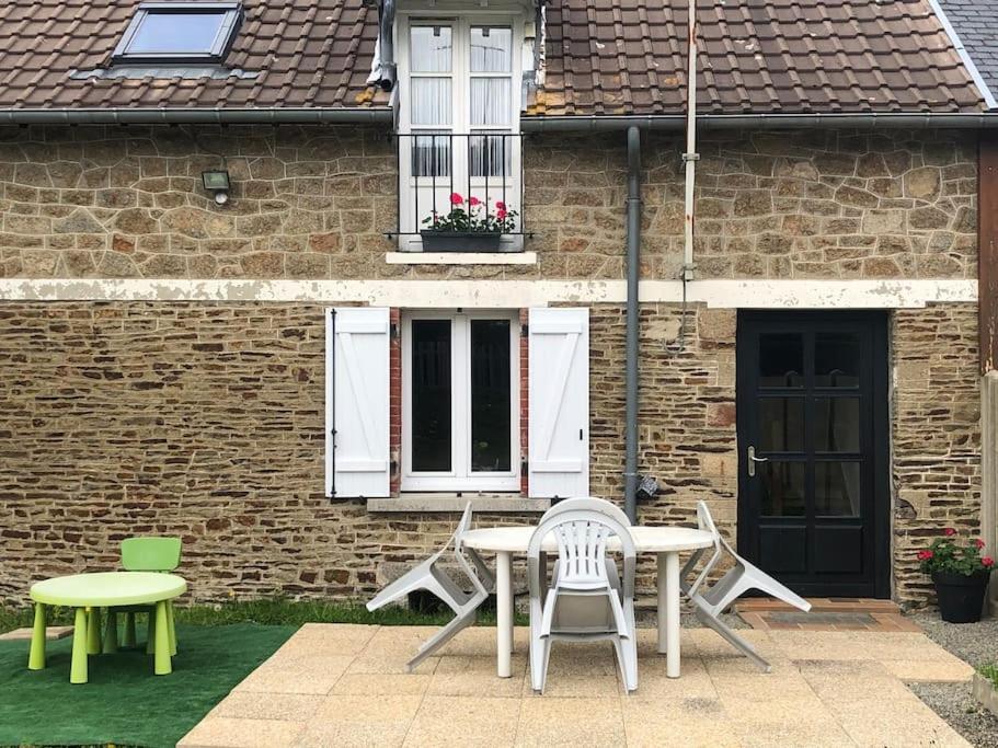 Apartamento La Team Familly Vue Sur Le Mont St Michel Pontaubault Exterior foto